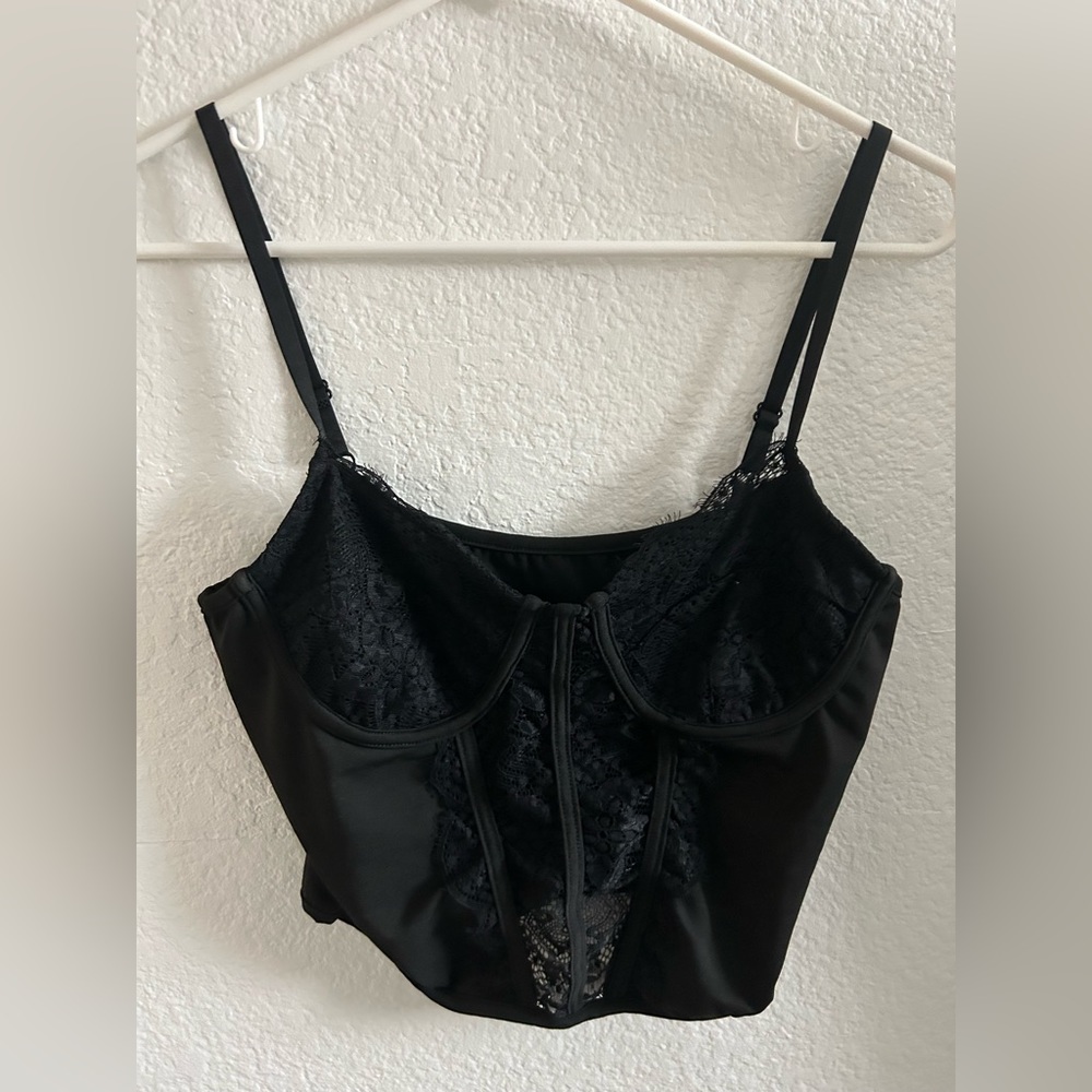 Black lace tank croptop